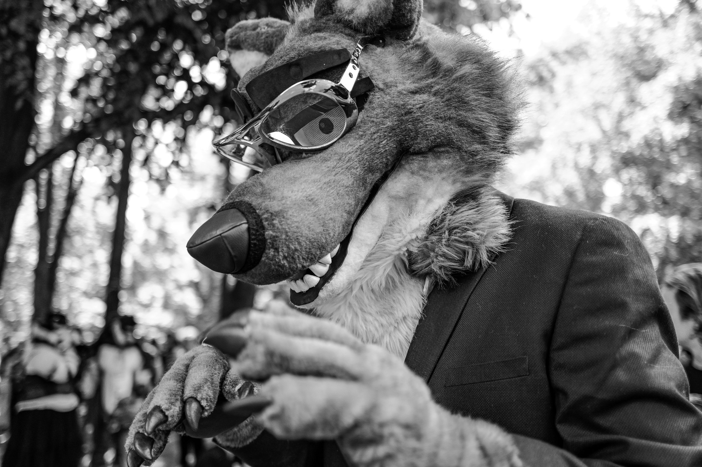 Czarno biały reportaż z warszawskiego Furwalk 2026. Fot. Maciej Niedzielski