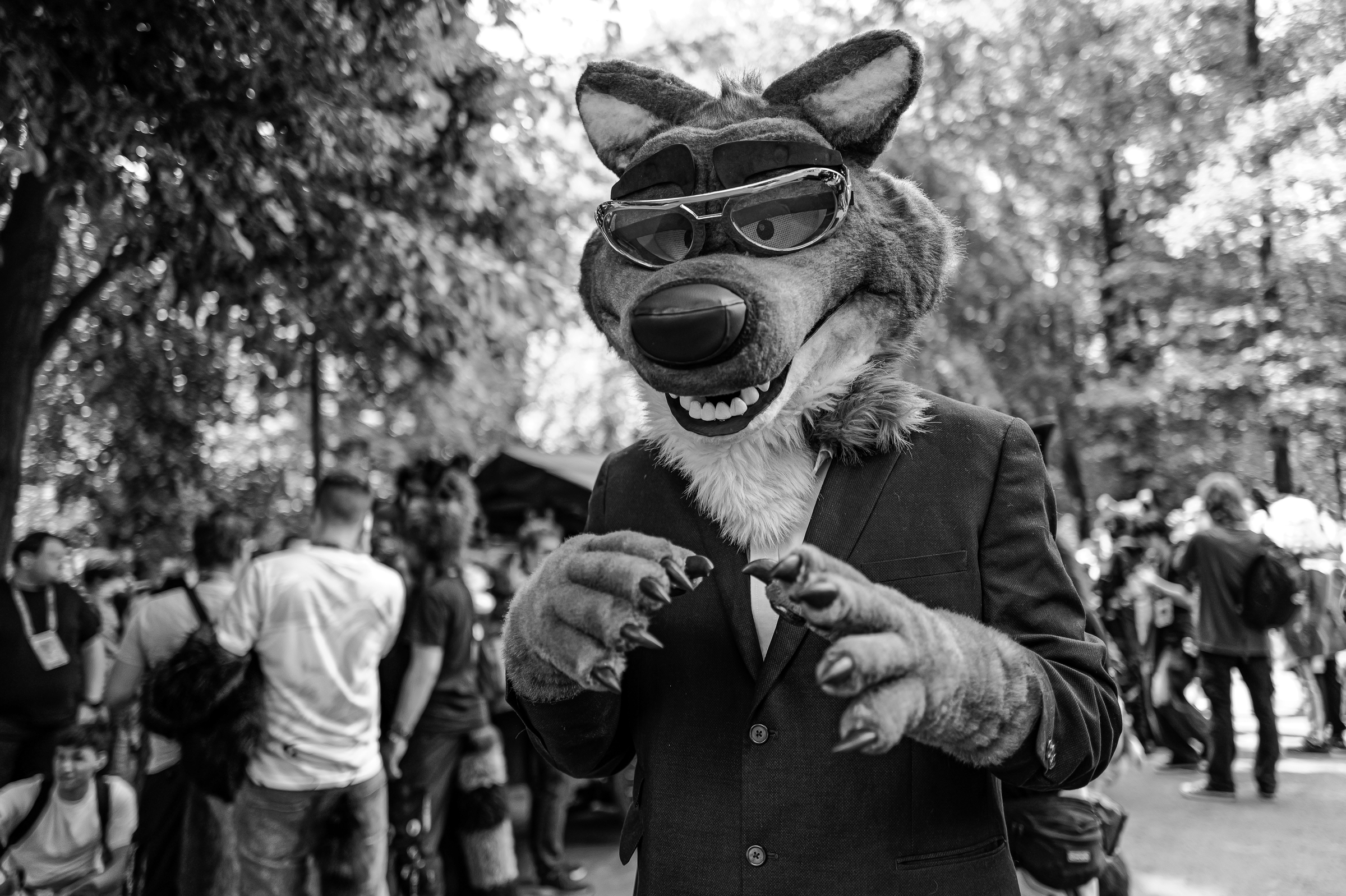 Czarno biały reportaż z warszawskiego Furwalk 2026. Fot. Maciej Niedzielski